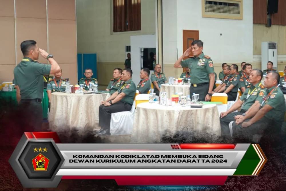 KOMANDAN KODIKLATAD MEMBUKA SIDANG DEWAN KURIKULUM ANGKATAN DARAT TA 2024
